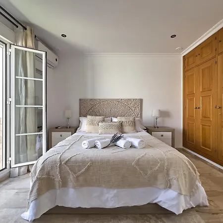 Novena Little Apartament *